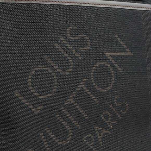 Louis Vuitton Yack Noir Damier Geant Canvas Messenger Bag - Picture 10 of 14